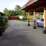 Pod Vapenkami Gasthof Strážnice