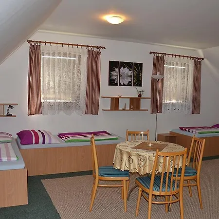 Pod Vapenkami Strážnice